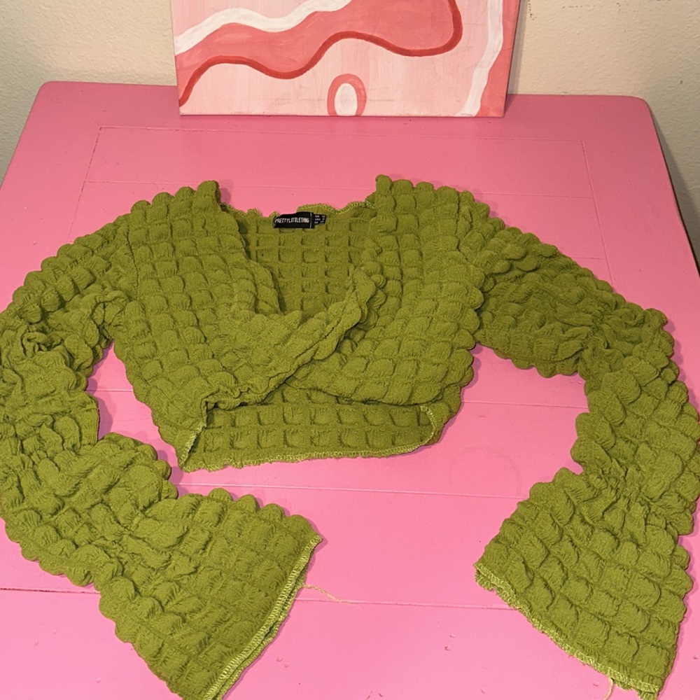 Long sleeve cropped blouse never worn!